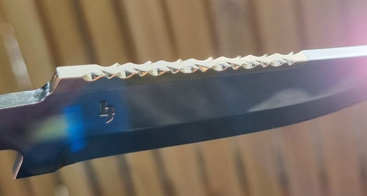 Knivblad med messingrygg - medium med oppsving