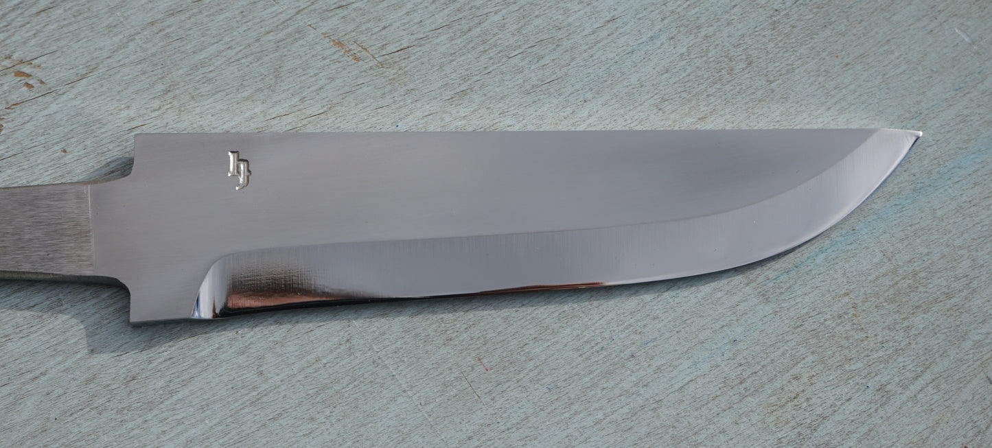 Håndslipt knivblad AEB-L
