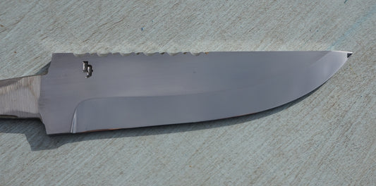 Håndsmidd helstål knivblad